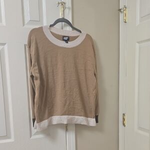 Lands' End Beige and White Pullover